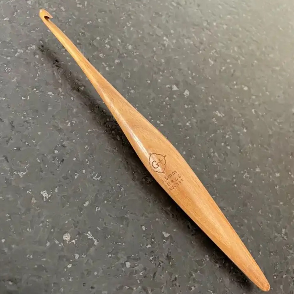 Furls Teak Streamline Wood Crochet Hook G+